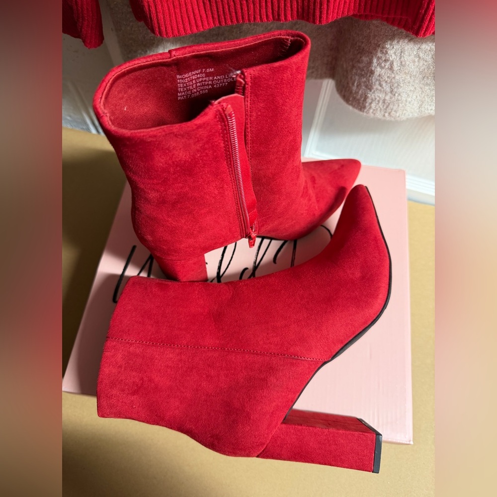 Banana Republic Red turtleneck/cream wool skirt and suede red booties